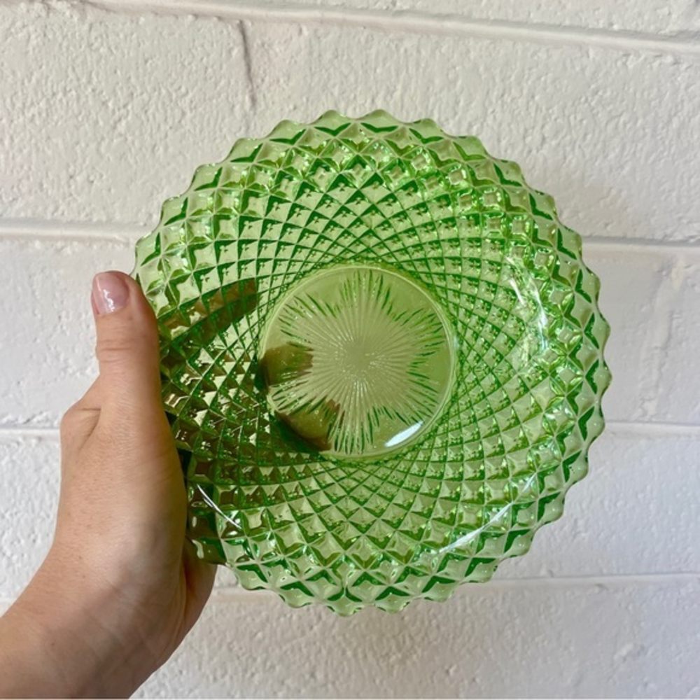 VINTAGE‎ Green Glass Bowl w Gorgeous Detailing